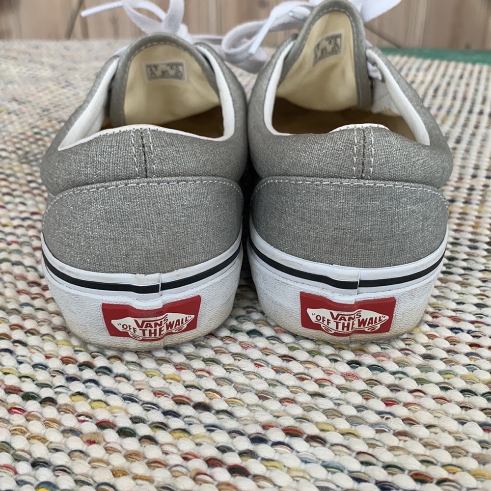 Vans - Picture 3 of 4